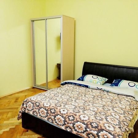 Apartment Ak. Kuchera Street Lviv Eksteriør bilde