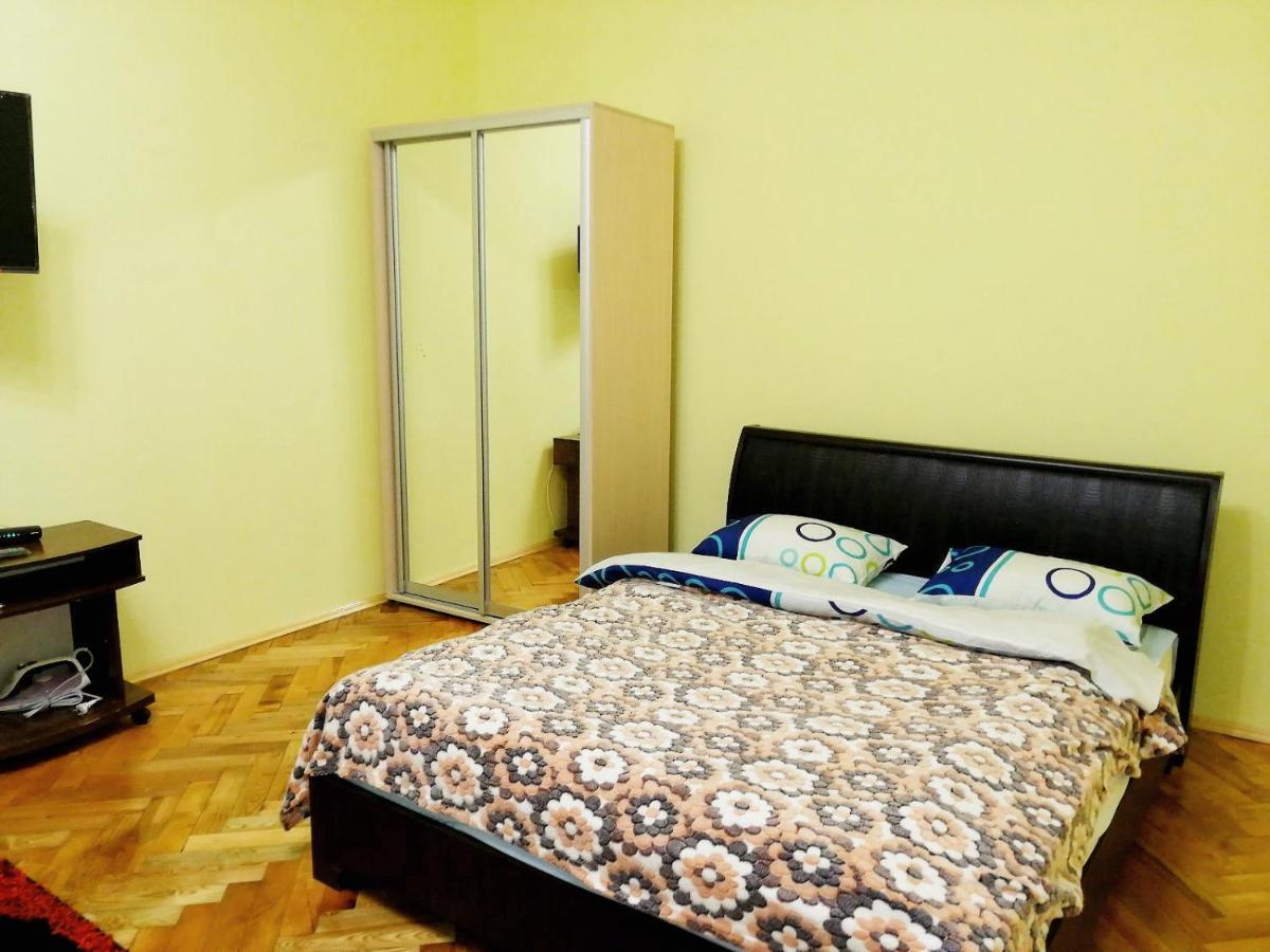 Apartment Ak. Kuchera Street Lviv Eksteriør bilde